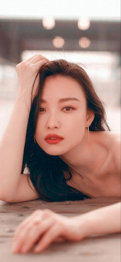光影流轉，壁紙之美 倪妮墻紙賞析